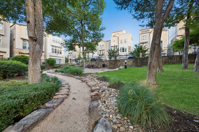 1925 Woodland Heights Place, Dallas, TX 75208