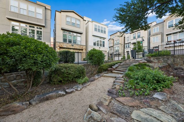 1925 Woodland Heights Place, Dallas, TX 75208