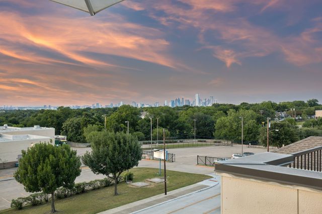 1925 Woodland Heights Place, Dallas, TX 75208