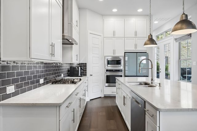 1925 Woodland Heights Place, Dallas, TX 75208