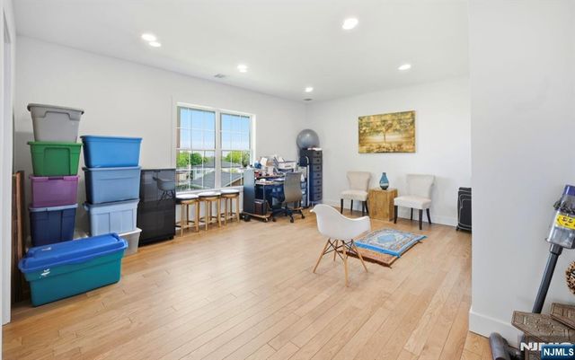 25 Mayfair Place, Clifton, NJ 07013