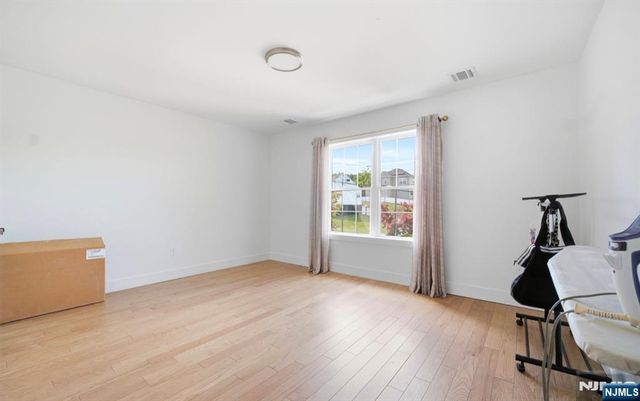 25 Mayfair Place, Clifton, NJ 07013
