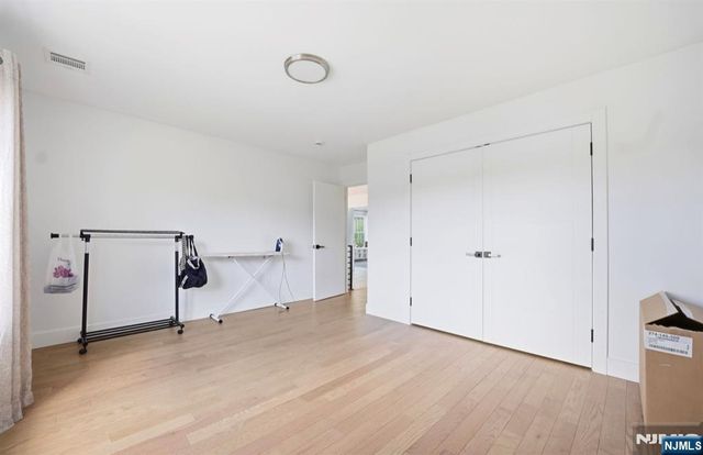 25 Mayfair Place, Clifton, NJ 07013