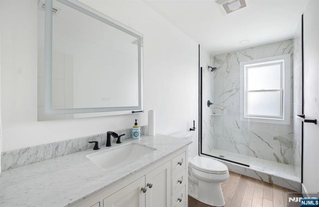 25 Mayfair Place, Clifton, NJ 07013