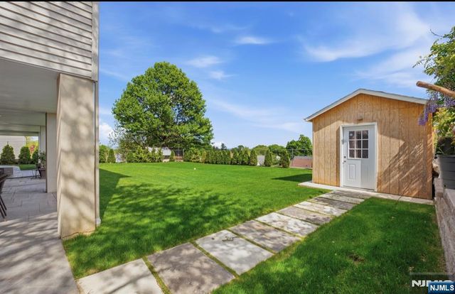 25 Mayfair Place, Clifton, NJ 07013