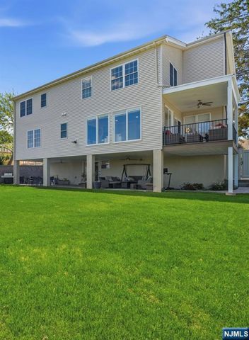 25 Mayfair Place, Clifton, NJ 07013