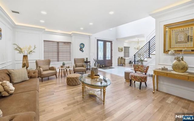 25 Mayfair Place, Clifton, NJ 07013