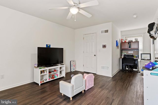 25 PARKVIEW DR, Carlisle, PA 17013