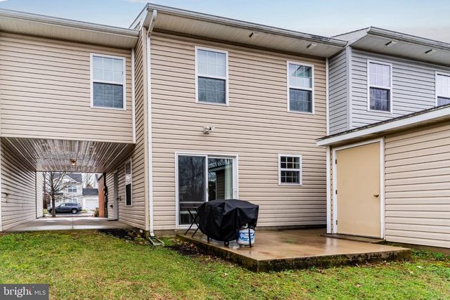 25 PARKVIEW DR, Carlisle, PA 17013