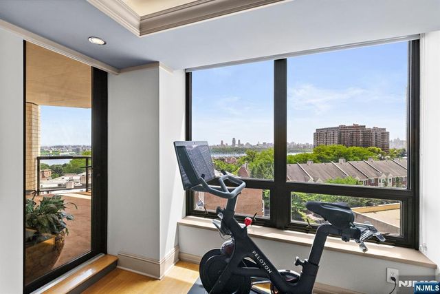 900 Palisade Avenue 6G, Fort Lee, NJ 07024