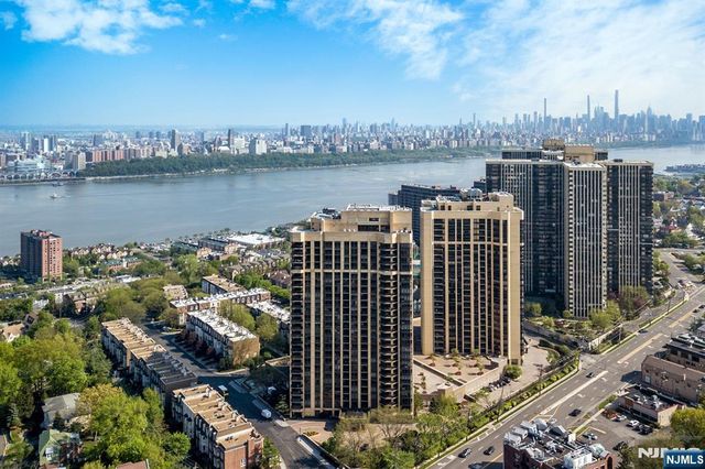 900 Palisade Avenue 6G, Fort Lee, NJ 07024