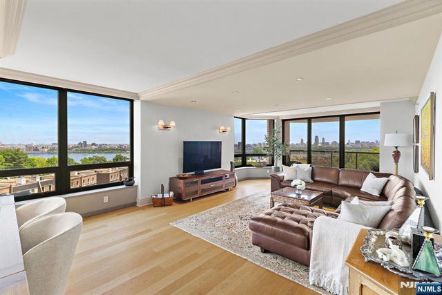 900 Palisade Avenue 6G, Fort Lee, NJ 07024