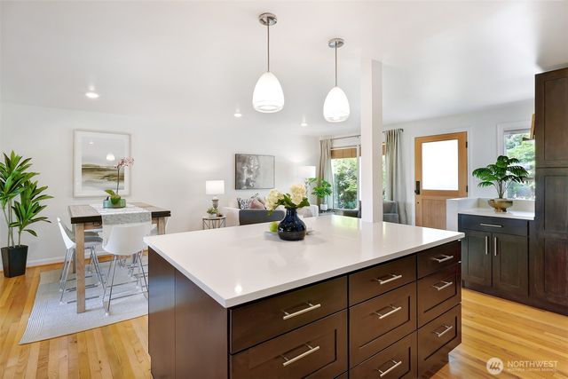 8018 40th Avenue NE, Seattle, WA 98115