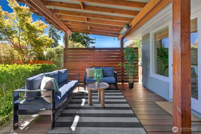 8018 40th Avenue NE, Seattle, WA 98115