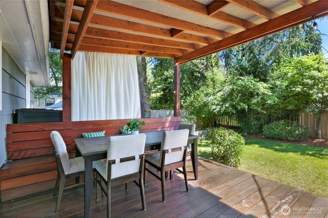 8018 40th Avenue NE, Seattle, WA 98115