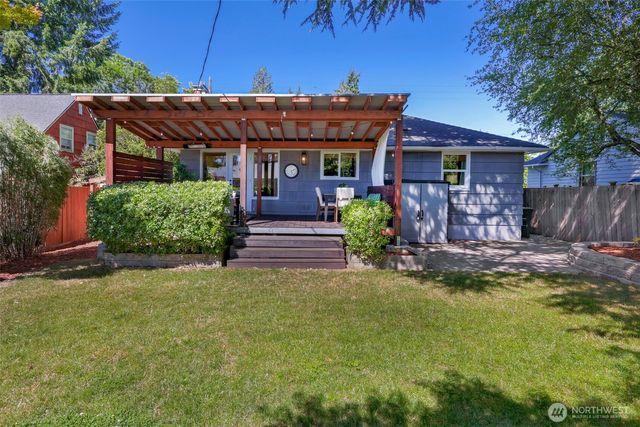 8018 40th Avenue NE, Seattle, WA 98115