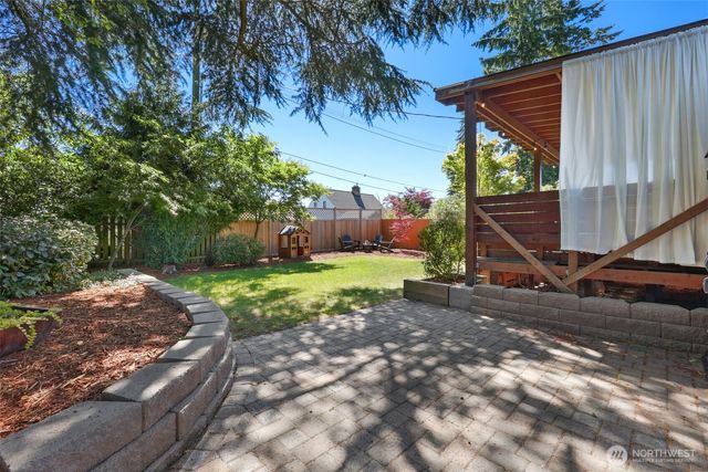 8018 40th Avenue NE, Seattle, WA 98115