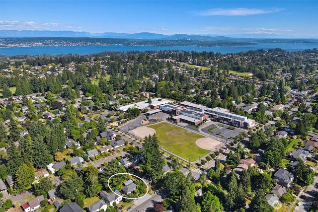 8018 40th Avenue NE, Seattle, WA 98115
