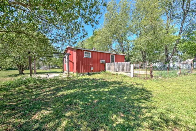 10811 Brady Road, Prairie Grove, AR 75753