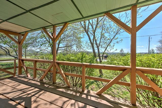10811 Brady Road, Prairie Grove, AR 75753