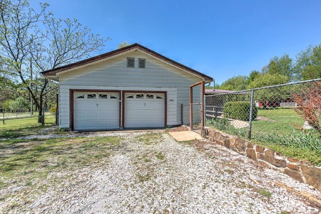 10811 Brady Road, Prairie Grove, AR 75753