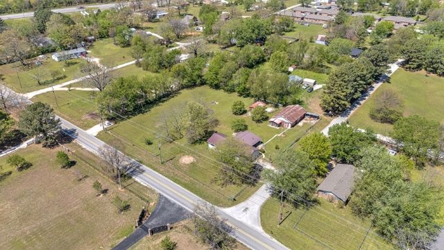 10811 Brady Road, Prairie Grove, AR 75753