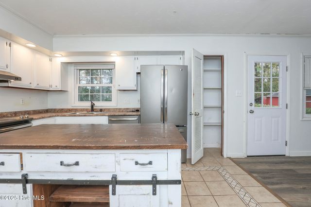 414 Brynn Marr Road, Jacksonville, NC 28546