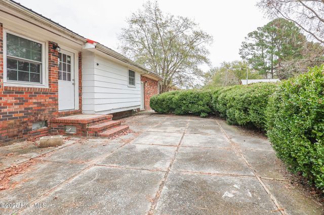 414 Brynn Marr Road, Jacksonville, NC 28546