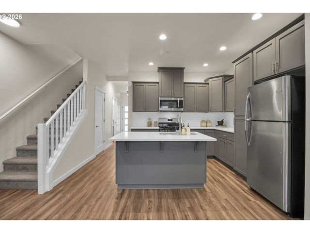 2830 22nd Ave 10, Forest Grove, OR 97116