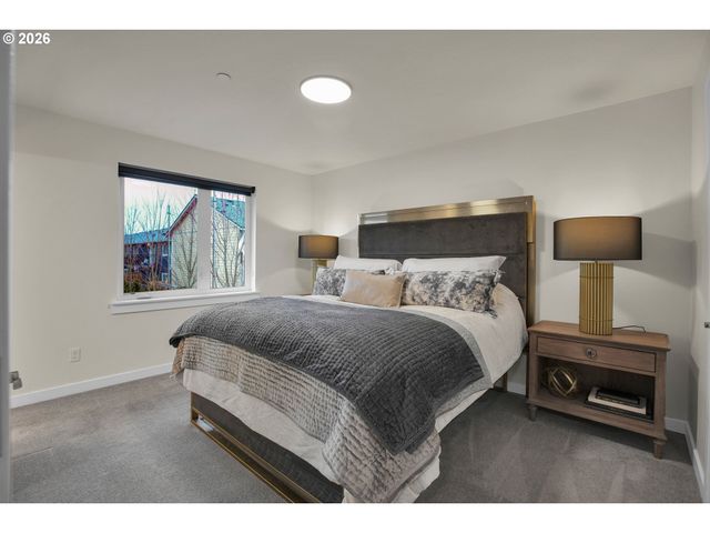 2830 22nd Ave 10, Forest Grove, OR 97116