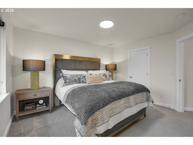 2830 22nd Ave 10, Forest Grove, OR 97116