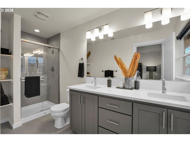 2830 22nd Ave 10, Forest Grove, OR 97116