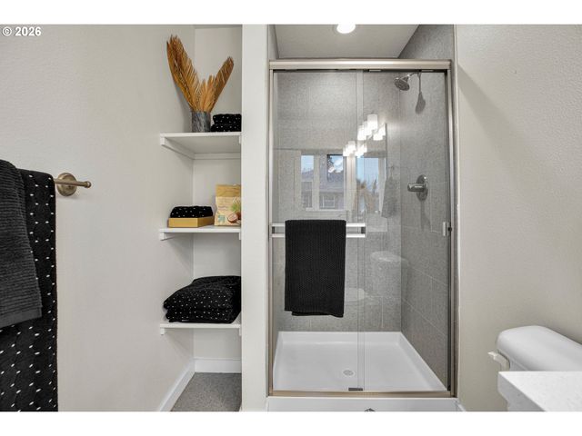 2830 22nd Ave 10, Forest Grove, OR 97116