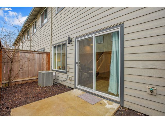 2830 22nd Ave 10, Forest Grove, OR 97116