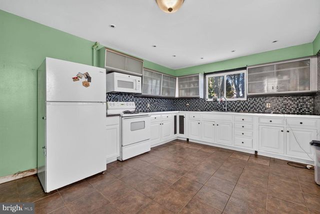 34 E NORTH AVE, Hagerstown, MD 21740