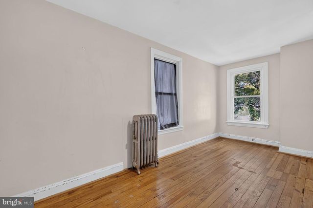 34 E NORTH AVE, Hagerstown, MD 21740