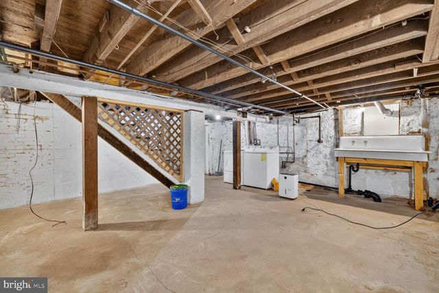 34 E NORTH AVE, Hagerstown, MD 21740
