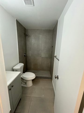 749 SE 15th Street 6, Fort Lauderdale, FL 33316