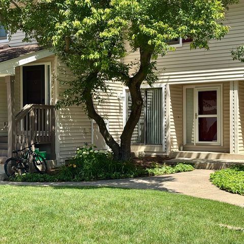 1036 N Pine Tree Circle, Buffalo Grove, IL 60089