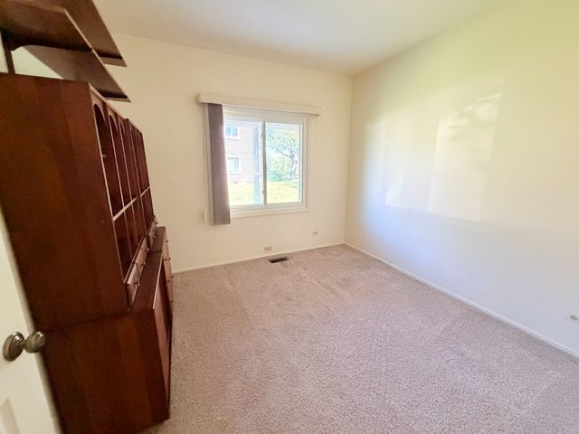 1036 N Pine Tree Circle, Buffalo Grove, IL 60089