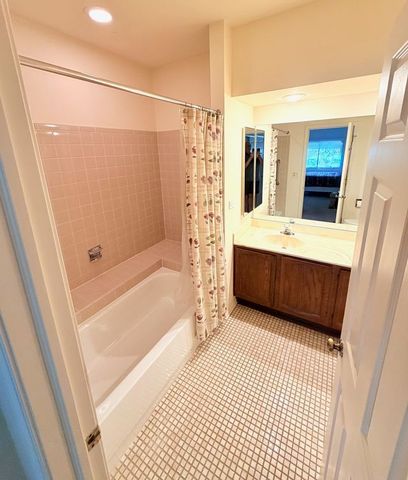 1036 N Pine Tree Circle, Buffalo Grove, IL 60089