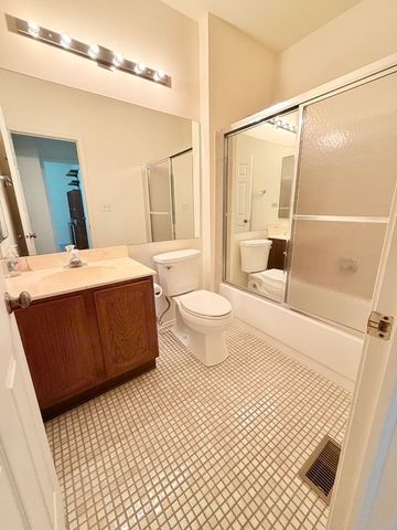 1036 N Pine Tree Circle, Buffalo Grove, IL 60089