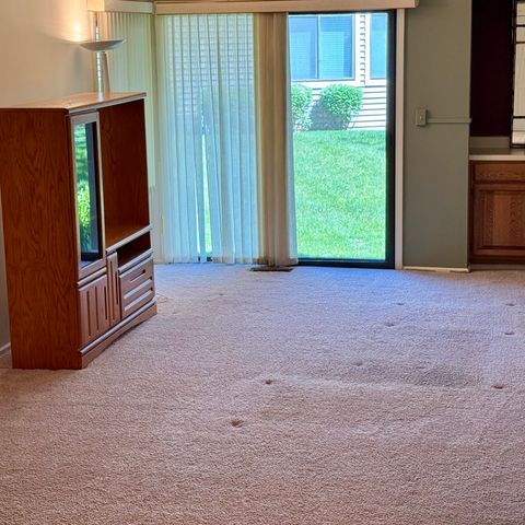 1036 N Pine Tree Circle, Buffalo Grove, IL 60089
