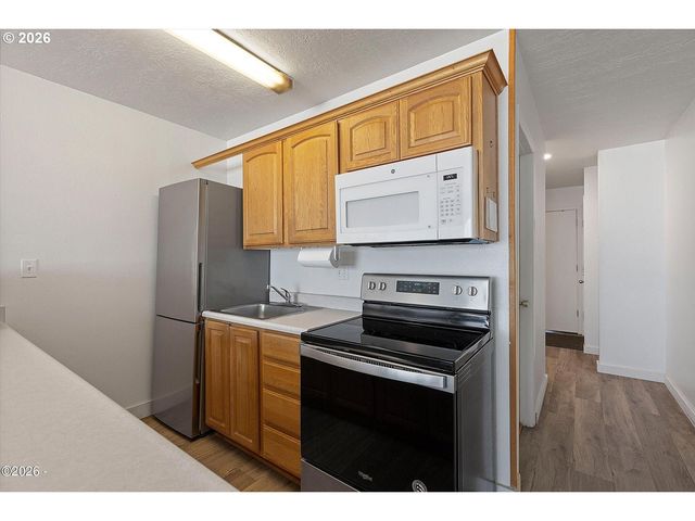 145 Nw INLET Ave, Lincoln City, OR 97367