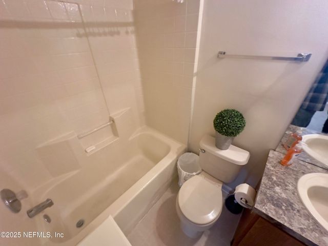 12311 KENSINGTON LAKES Drive 205, Jacksonville, FL 32246