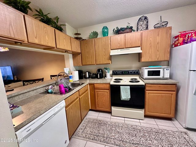 12311 KENSINGTON LAKES Drive 205, Jacksonville, FL 32246