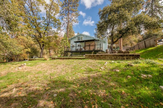 43191 W Sugar Pine Drive, Oakhurst, CA 93644