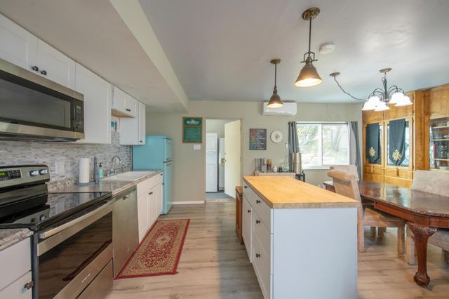 43191 W Sugar Pine Drive, Oakhurst, CA 93644