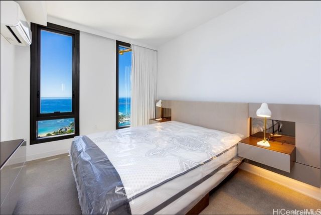 987 Queen Street 3802, Honolulu, HI 96814