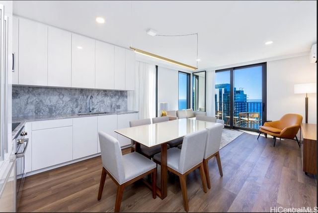 987 Queen Street 3802, Honolulu, HI 96814
